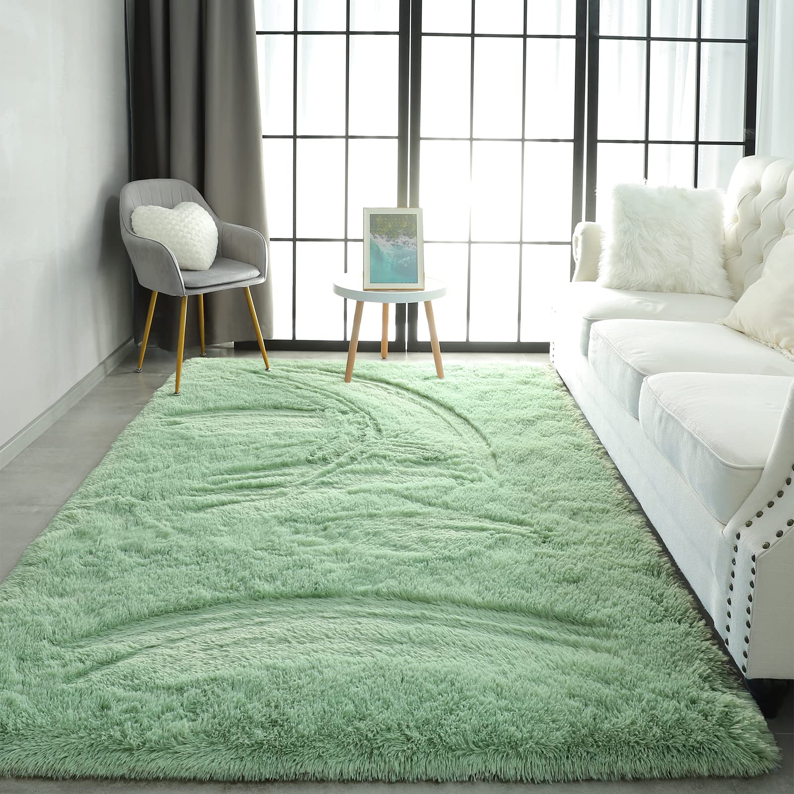 Pettop plush rug features high-density grip points for better stability