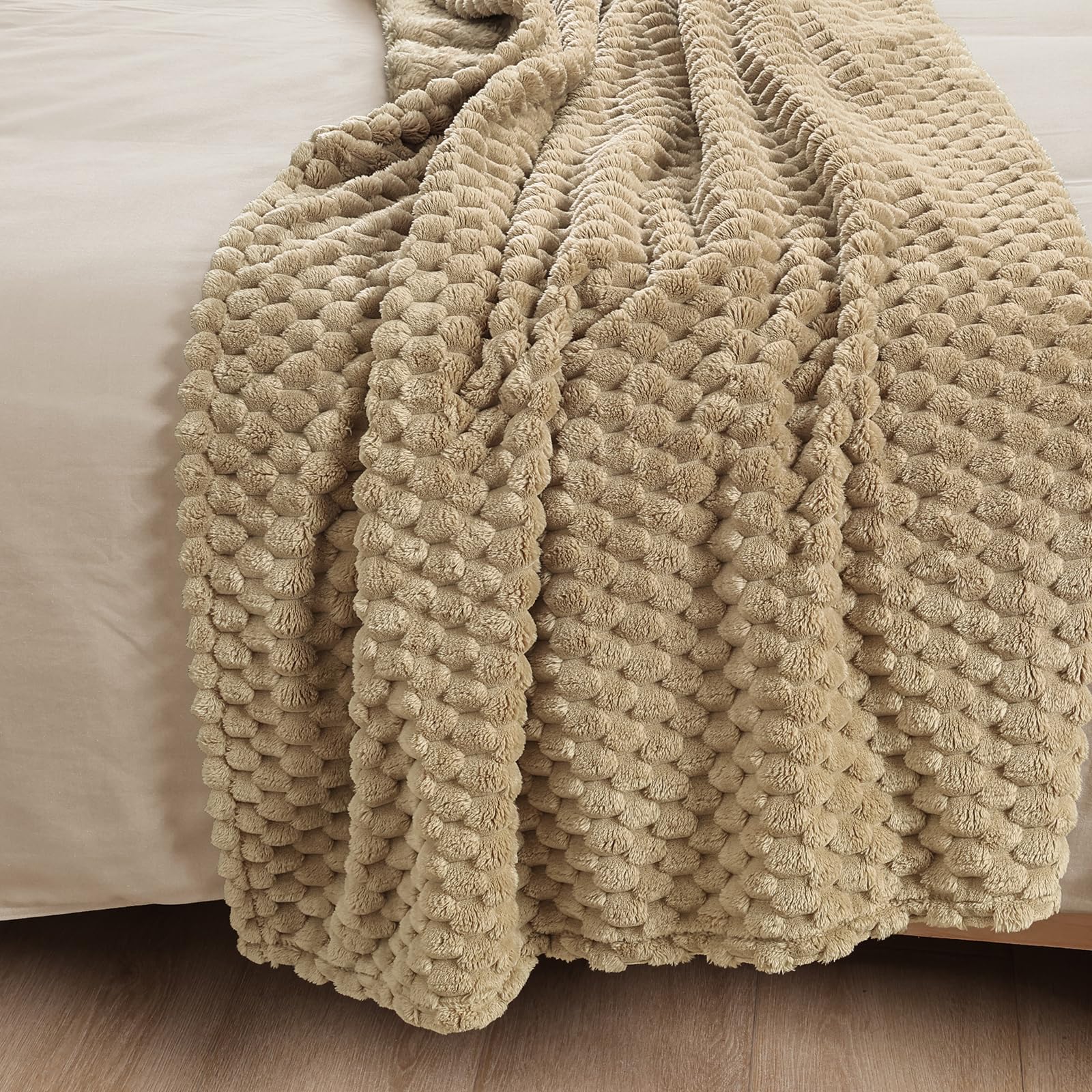 PHF Reinforced stitching boosts durability for frequent washing