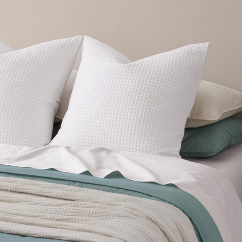 PHF breathable skin-friendly fabric image communicates comfort for sensitive sleepers.
