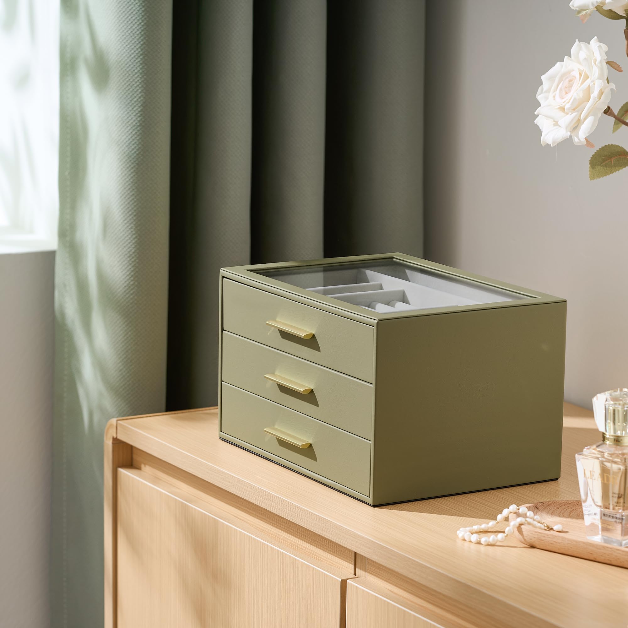 Pickpiff olive-green leather exterior adds natural elegance.