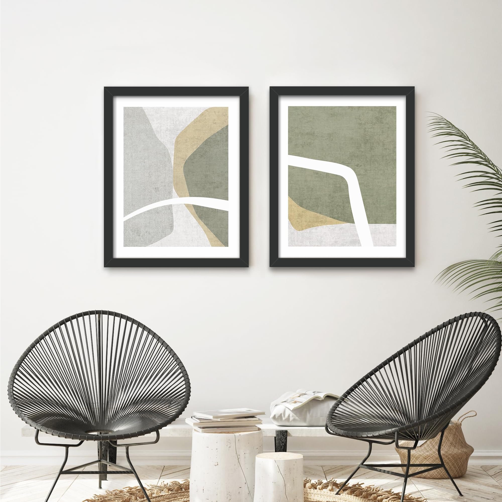 Picrit 22x28 frame vertical mounting enables compact gallery layouts.