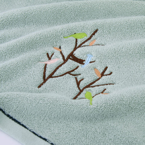 Pidada gift-ready towels make a thoughtful present for housewarmings.