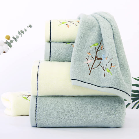 Pidada soft absorbent cotton towels feel plush and fast-drying.