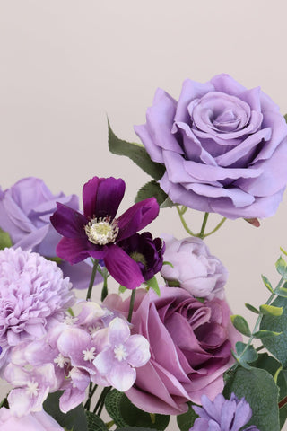 Piklado 29-piece artificial flower kit enables quick, stunning centerpieces.