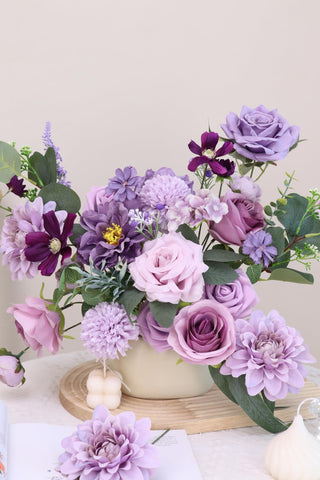 Piklado flexible stems allow easy shaping for bouquets and garlands.