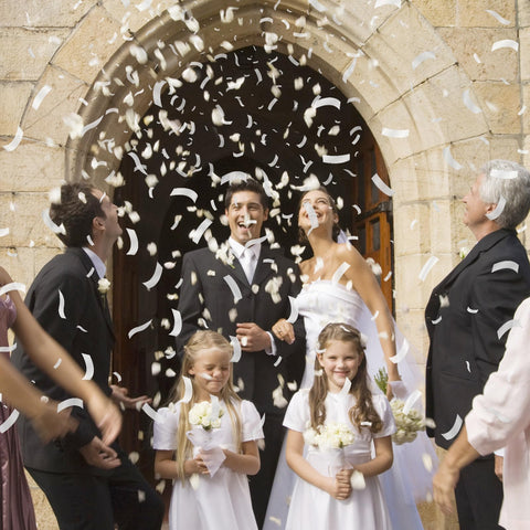 Pilvepidu elegant white poppers create memorable aerial moments