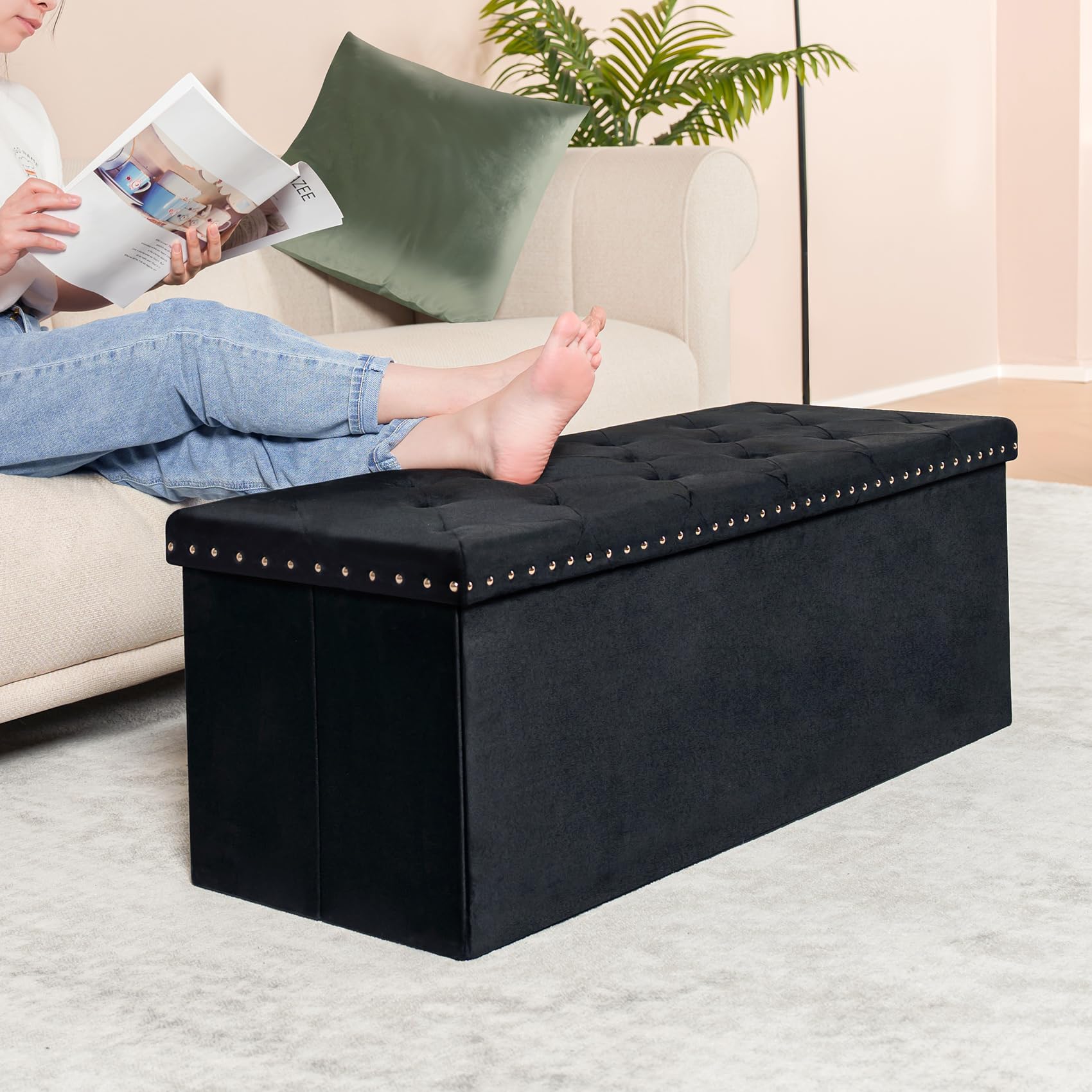 PINPLUS large capacity ottoman keeps magazines neatly tucked away.