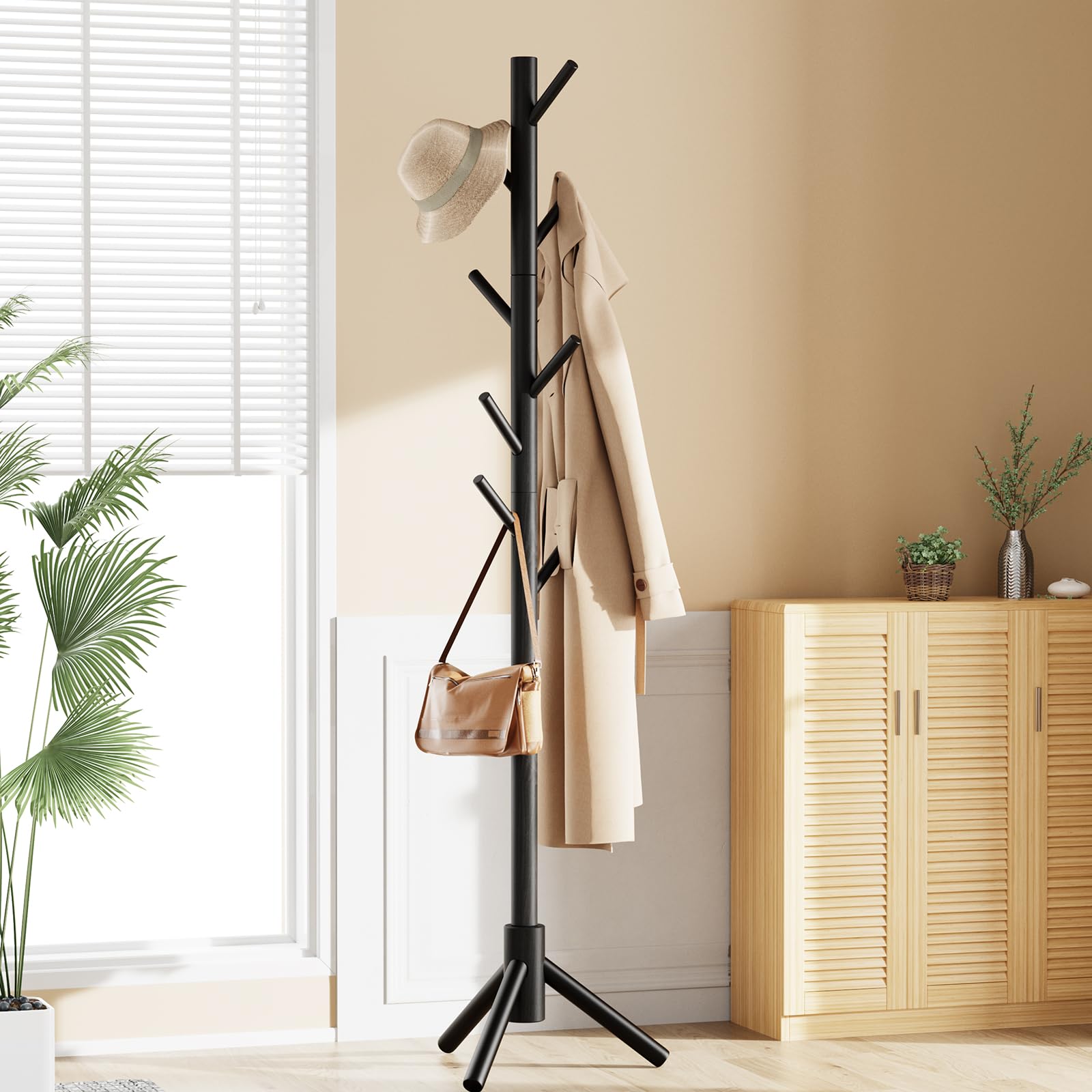 Pipishell coat stand hallway setup keeps clothes tidy.
