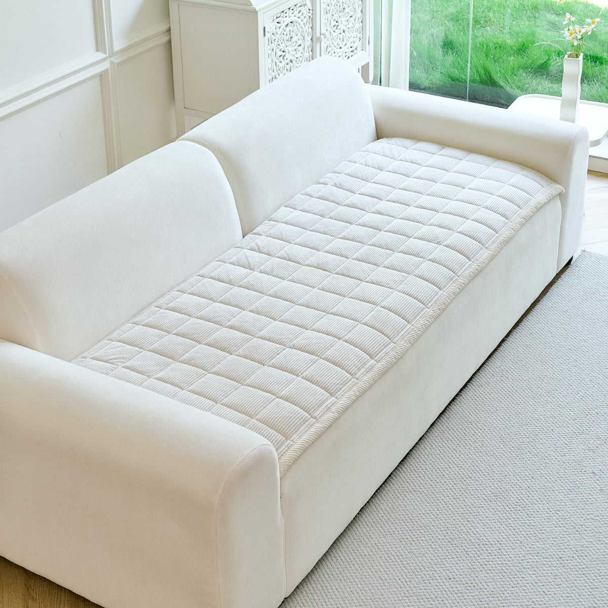 PJLZJFBY dog couch cover in soft fabric, washable for easy cleaning.