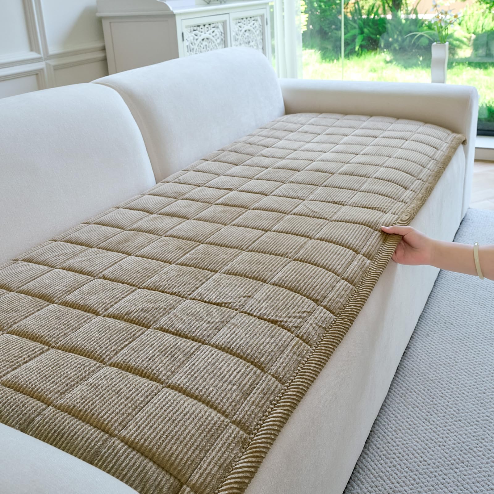 PJLZJFBY couch cover with non-slip back keeps sofa in place.