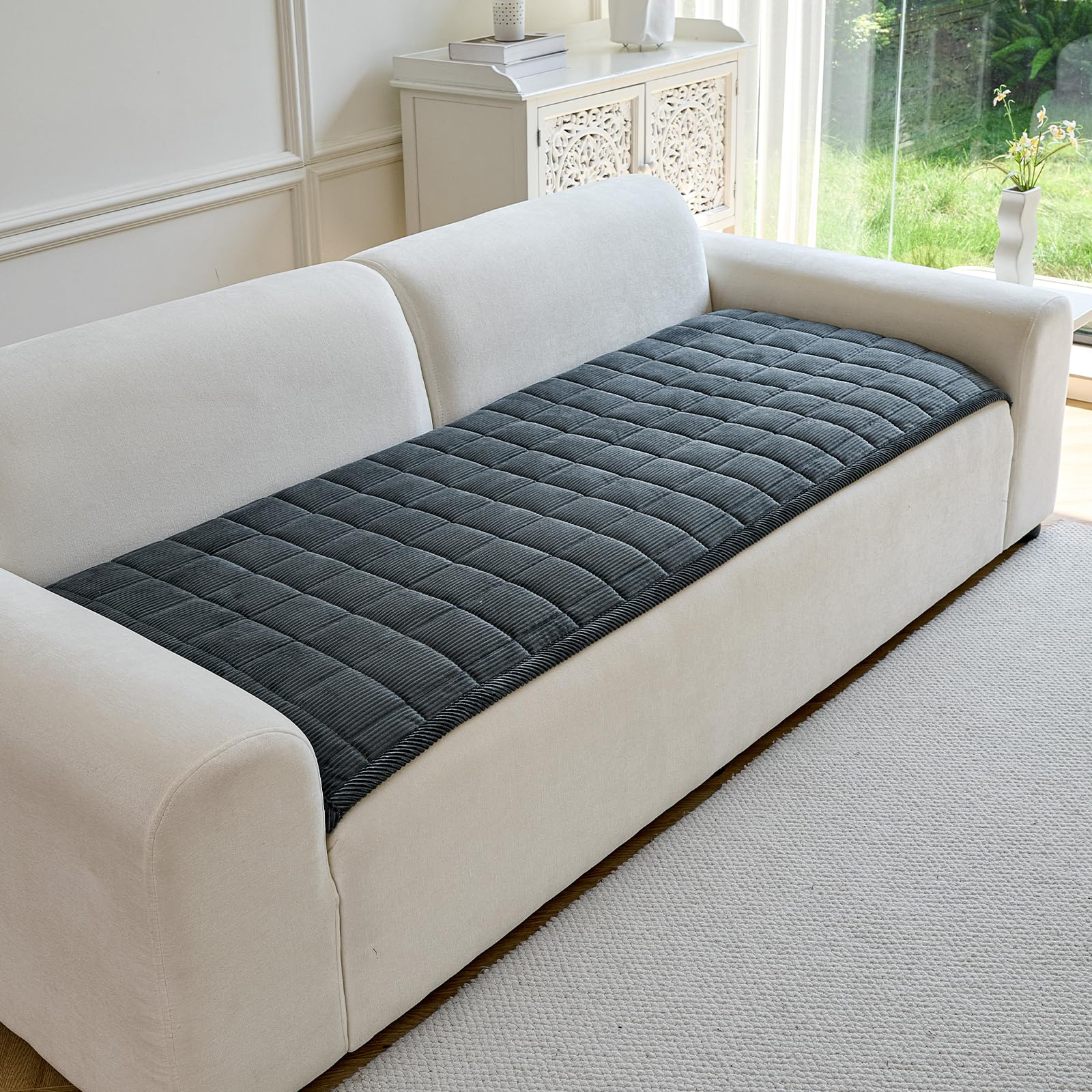 PJLZJFBY non-slip rubber backing prevents slipping for active pets and quiet evenings.