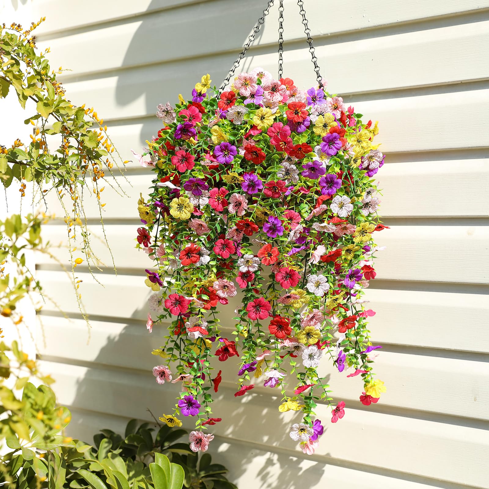 Playieer UV-resistant artificial flowers resist fading in sun.