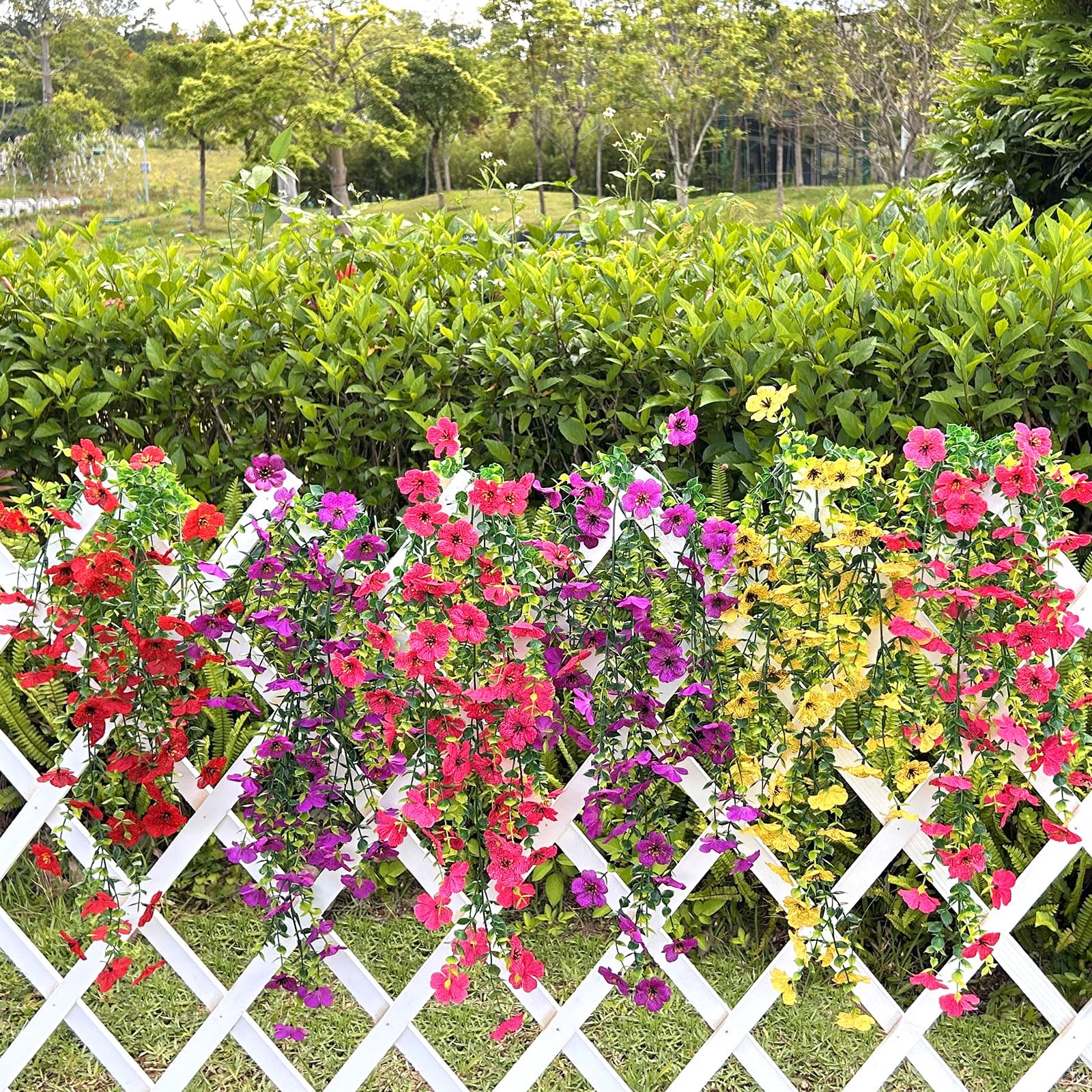 Playieer UV-resistant detail showing fade-free petals for outdoor use.