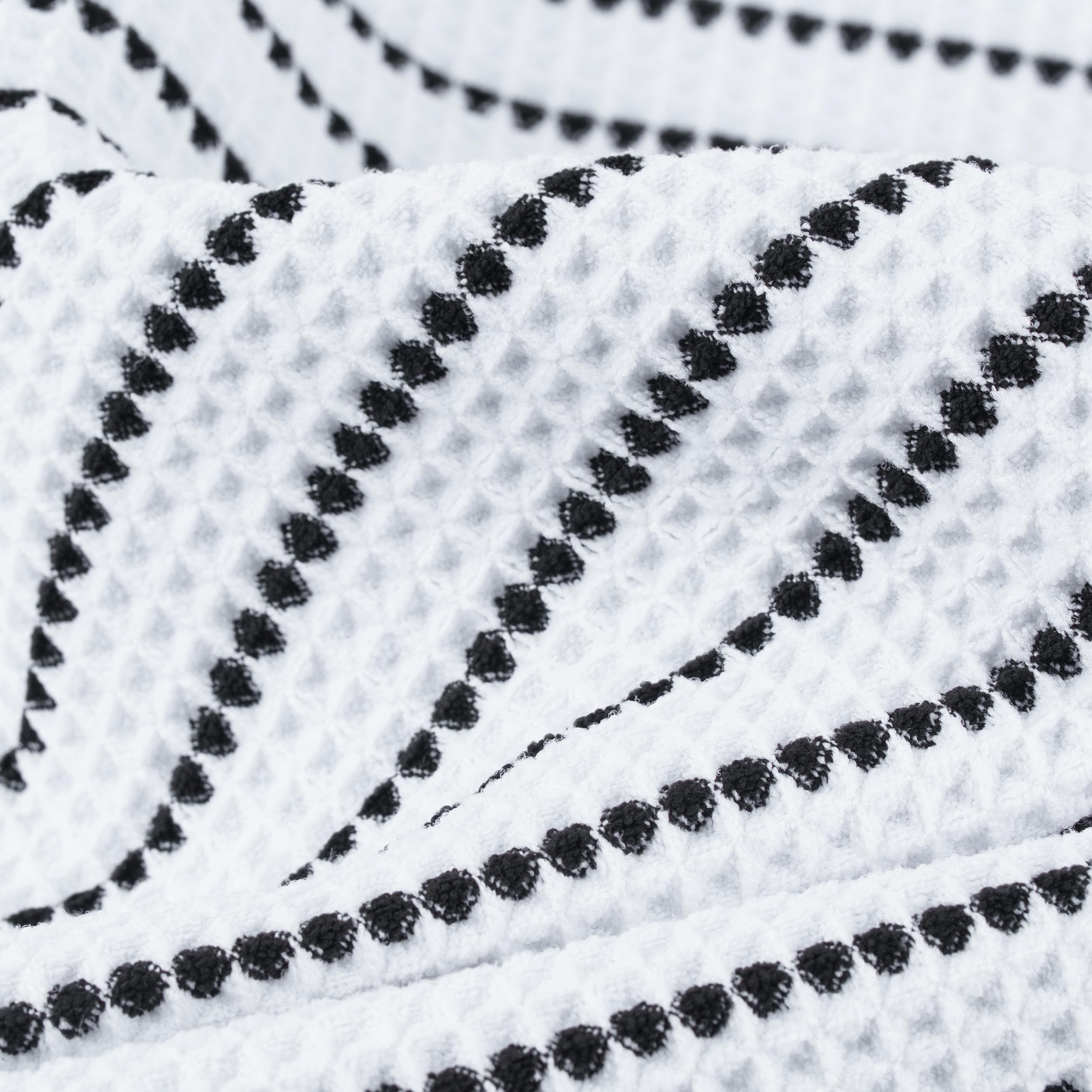 POLYTE microfiber surface resists lint for effortless drying and washing