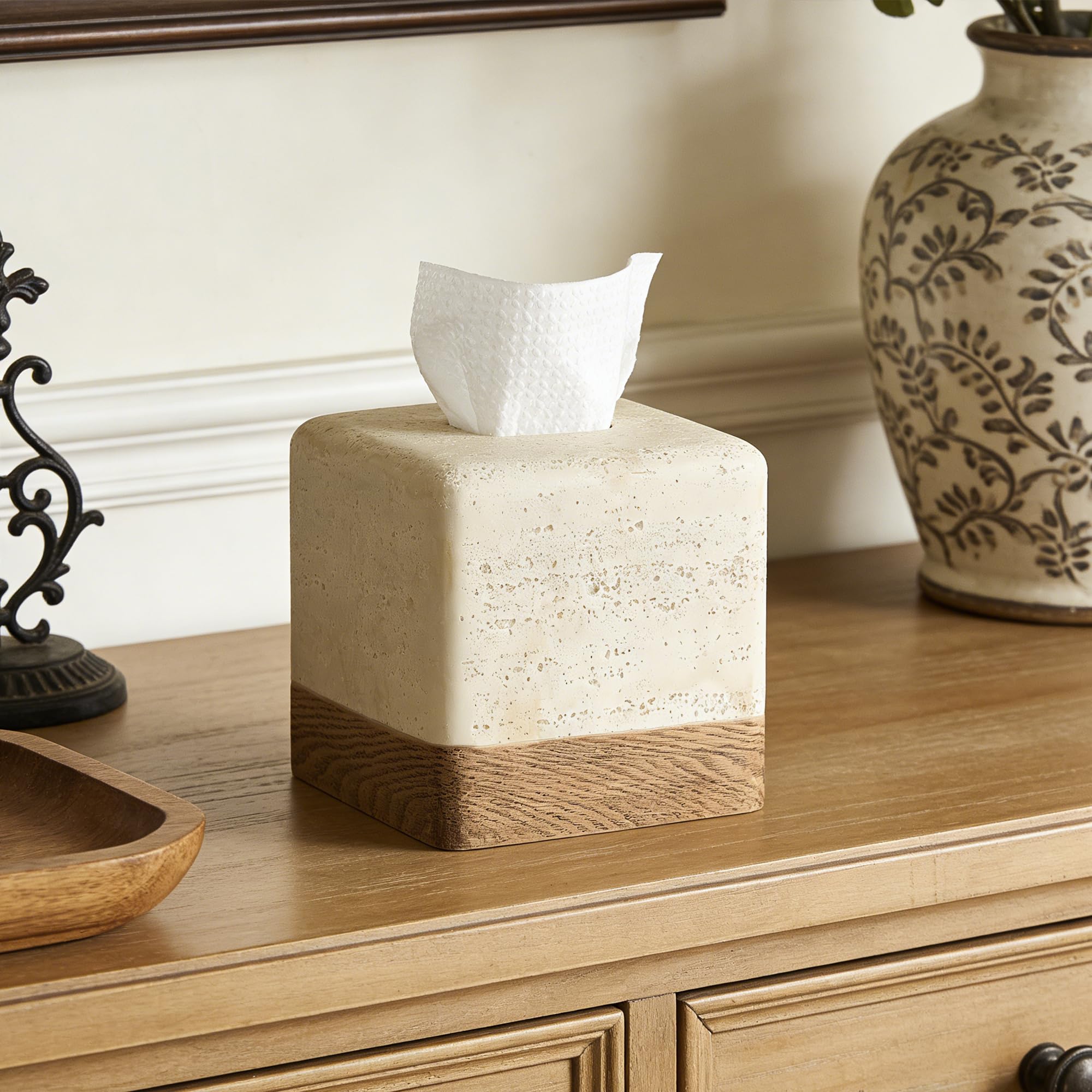 Polytree open-bottom tissue box keeps lines clean and unobtrusive.