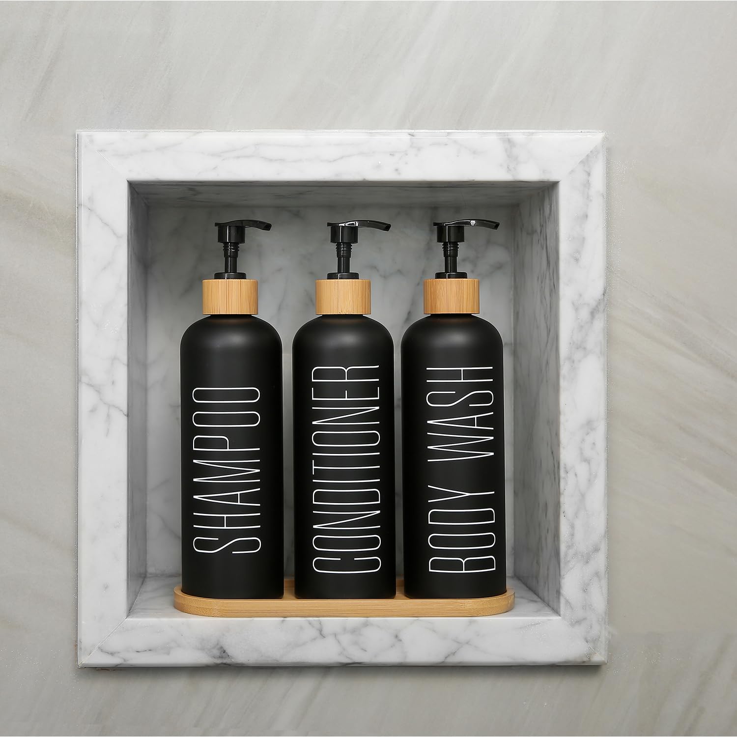 Prus Waso labelled shampoo dispenser emphasizes organized bathroom use.