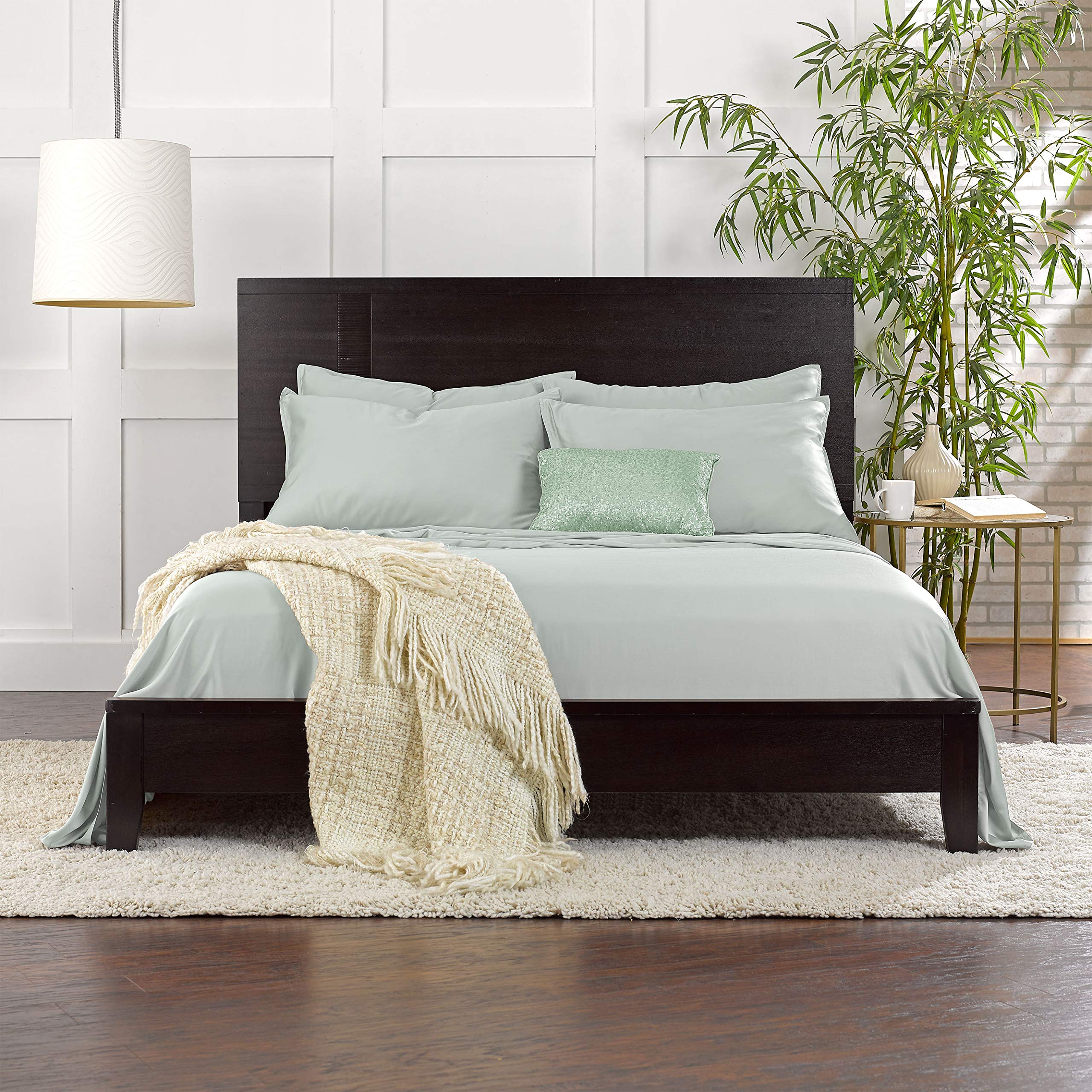 Deep-pocket fit of Pure Bamboo King Sheets Sea Glass on tall mattresses