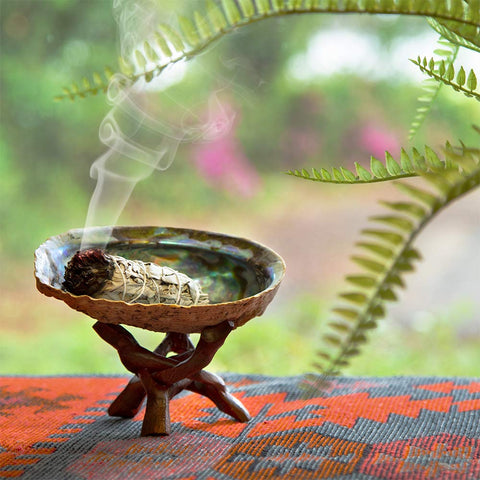 Purple Canyon smudging guide providing beginner-friendly ritual steps.