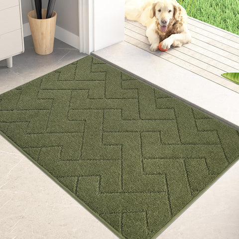 PURRUGS dirt-trapping door mat captures moisture at the entry.