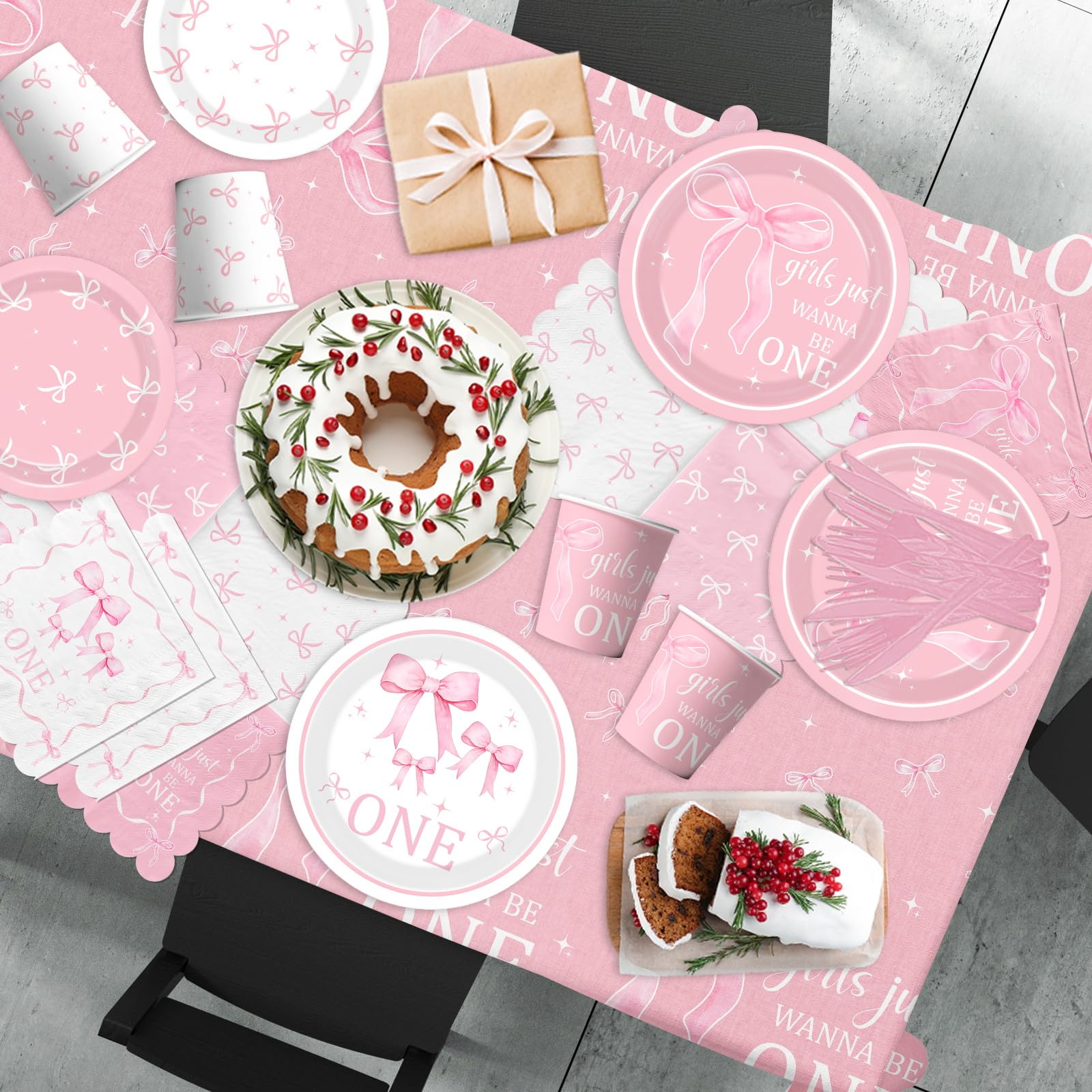 Pymurod 7-inch pink bow dessert plate for treats
