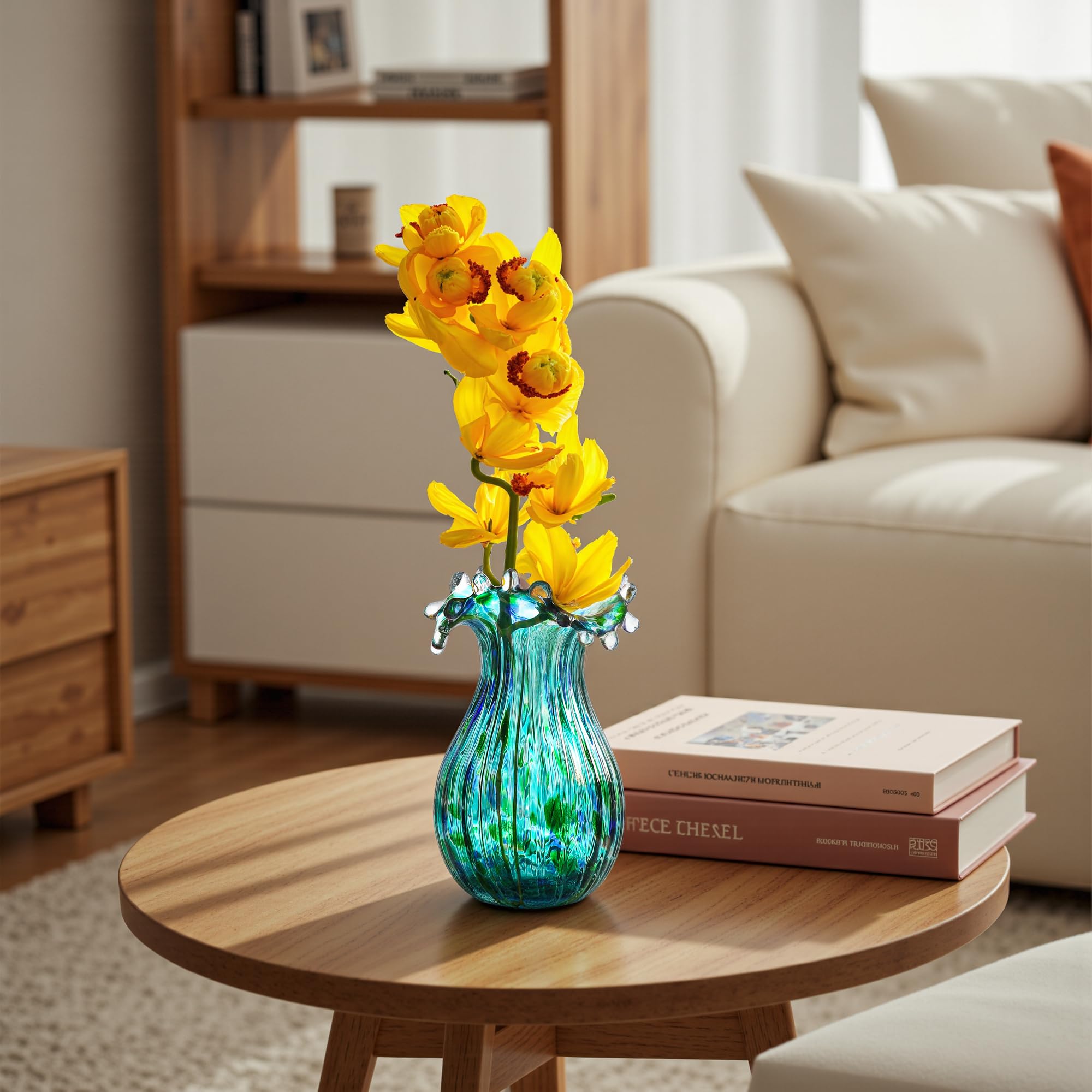 QFkris modern artistic vase design adds visual vitality