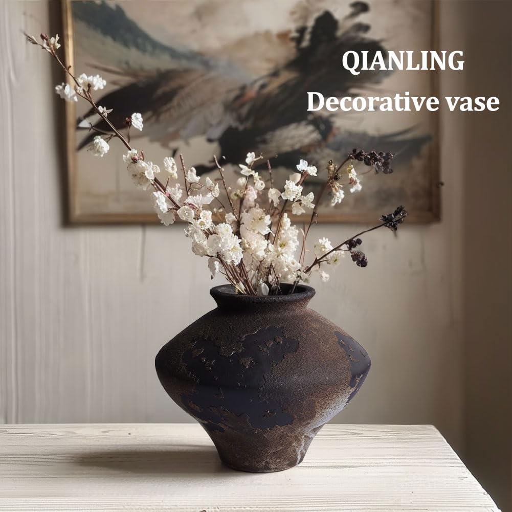 QIANLING centerpiece vase for coffee tables or consoles elevates any room.