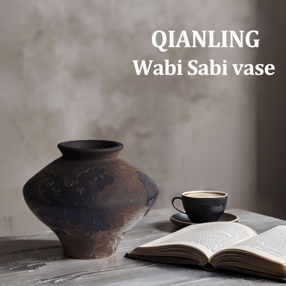 QIANLING rustic farmhouse pottery vase with an organic silhouette for shelf or table displays.