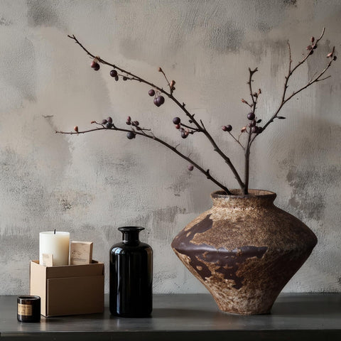 QIANLING Wabi Sabi Rusty Vase dried flowers setup.