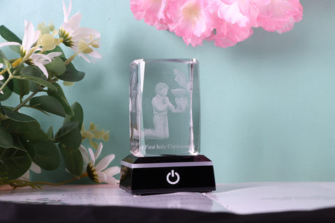 Qianwei crystal desk decor adds subtle room illumination.