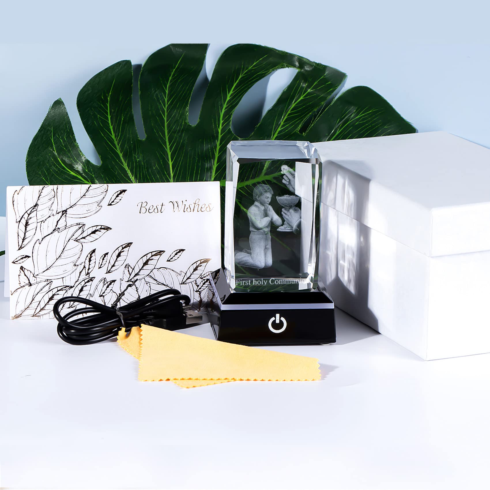 Qianwei gift pack includes cleaning cloth and card.