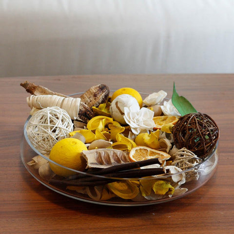 Qingbei Rina refill perfume bottle keeps fragrance options ready after fading.