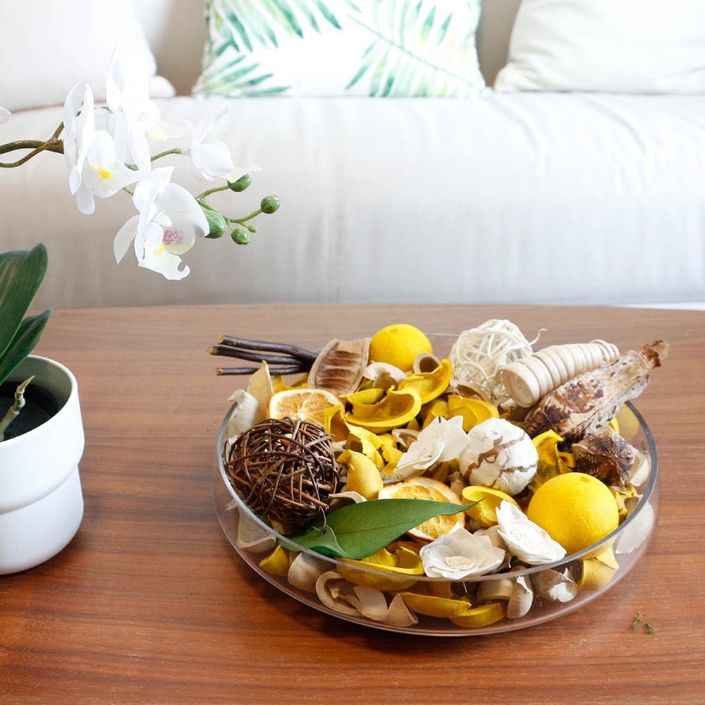Qingbei Rina potpourri bowl filler elevates bowls, vases, and jars.