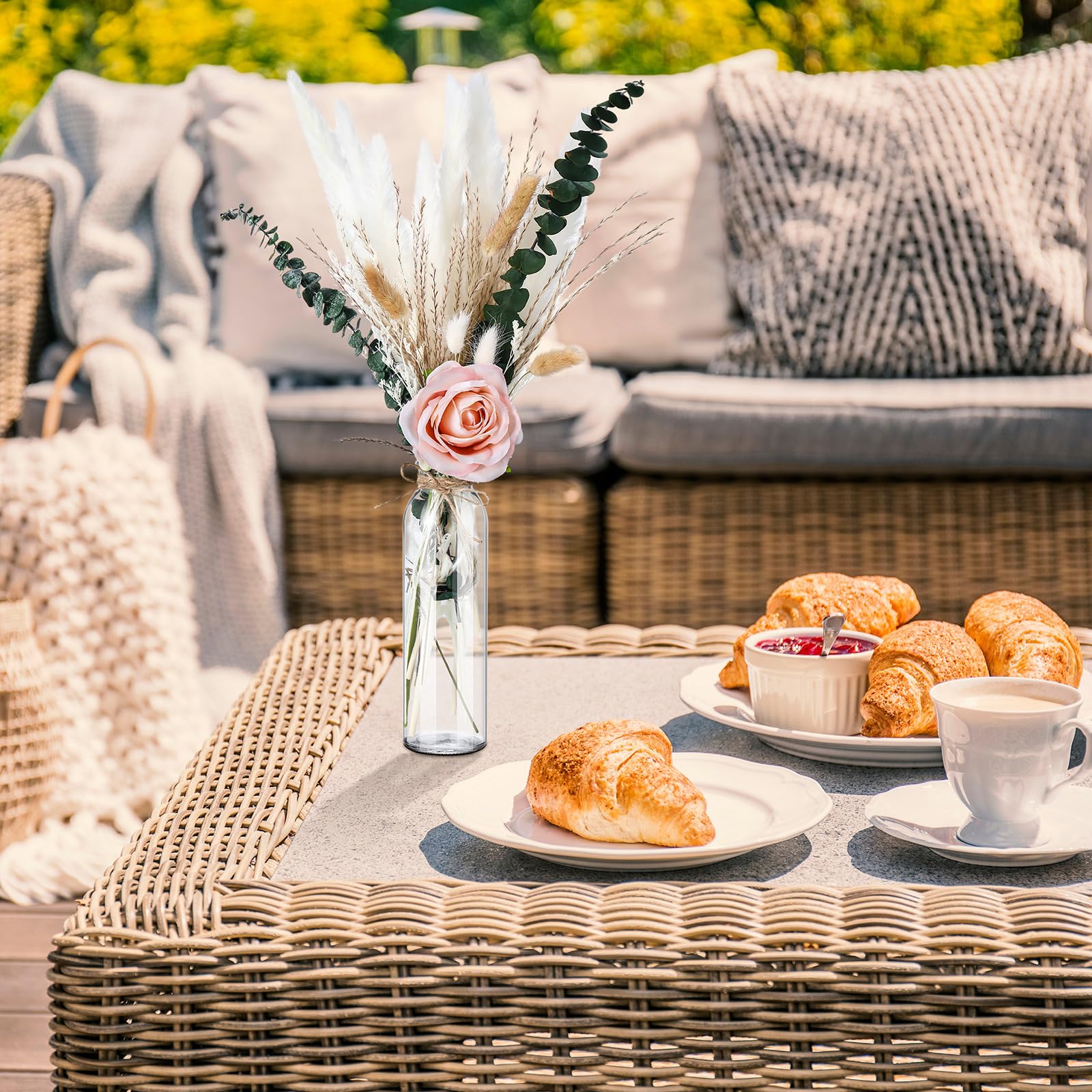 Qinyoung boho wedding table decor idea with tall pampas stems