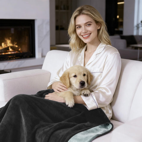 Close-up shows the plush polar fleece texture of the QiyI blanket.