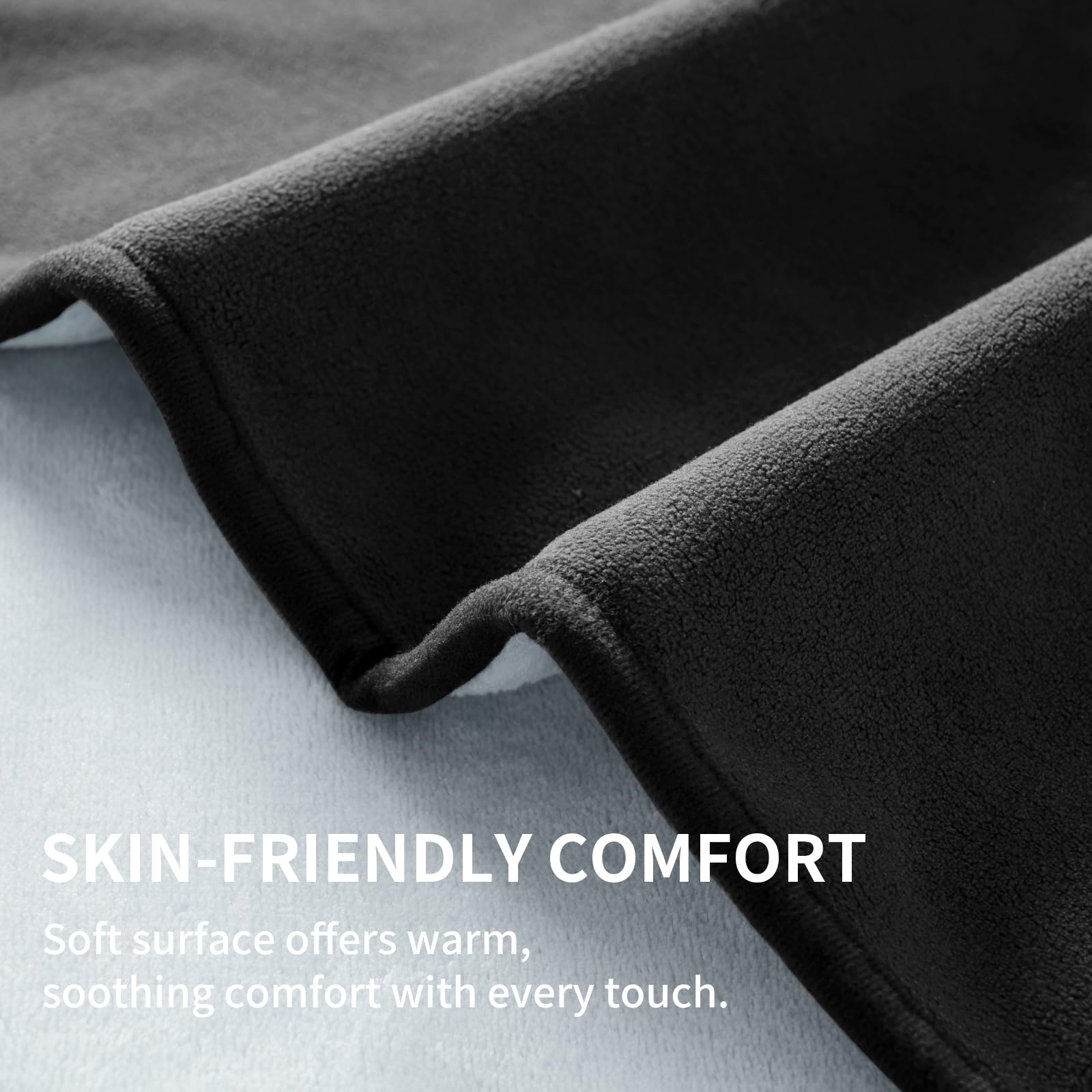 A pet rests comfortably on the QiyI blanket, highlighting its pet-friendly design.