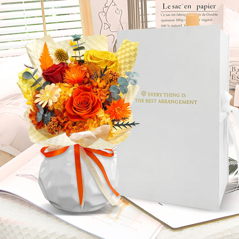 QOEAZY desk centerpiece with preserved flowers for home.