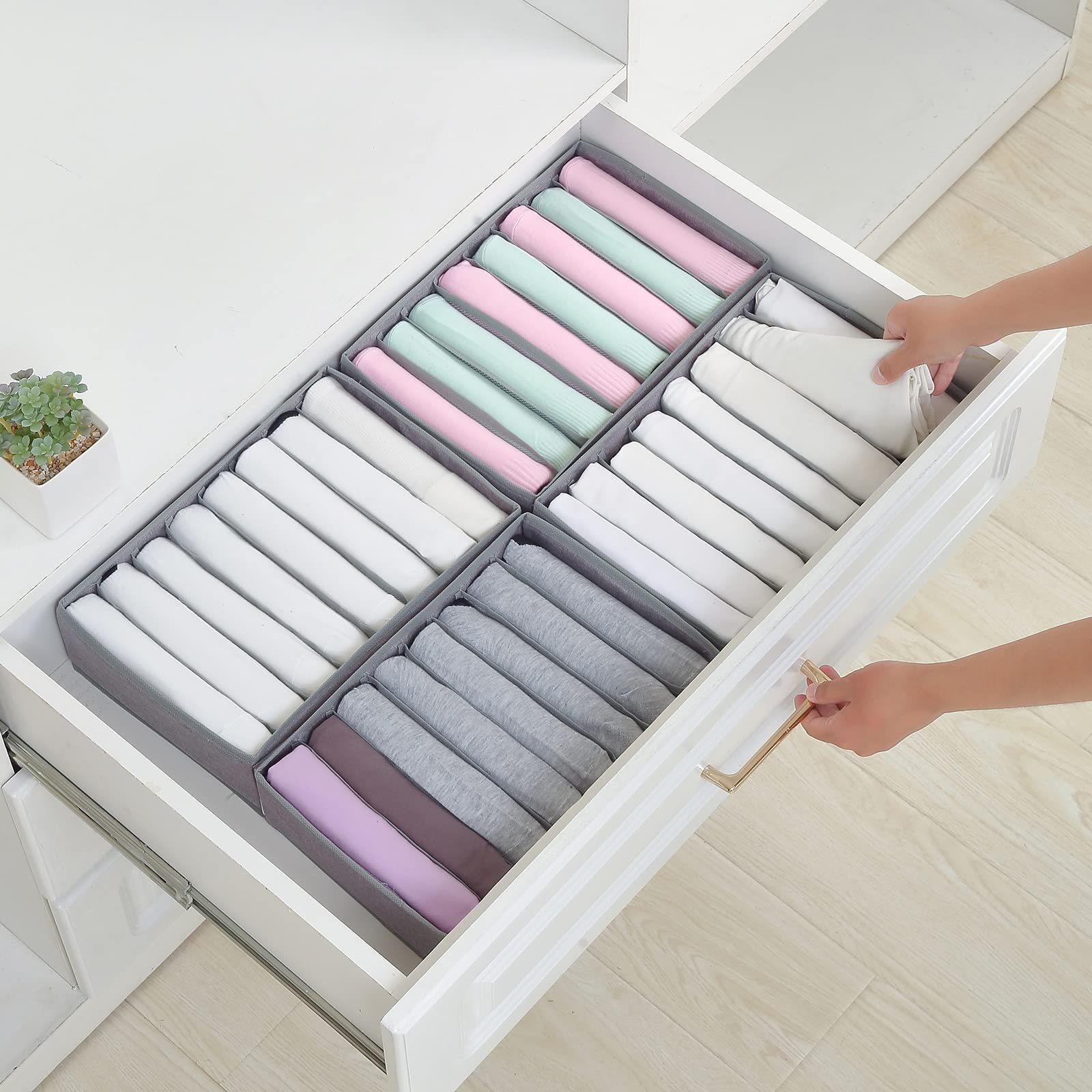Qozary versatile closet system keeps leggings tights and camisoles organized.