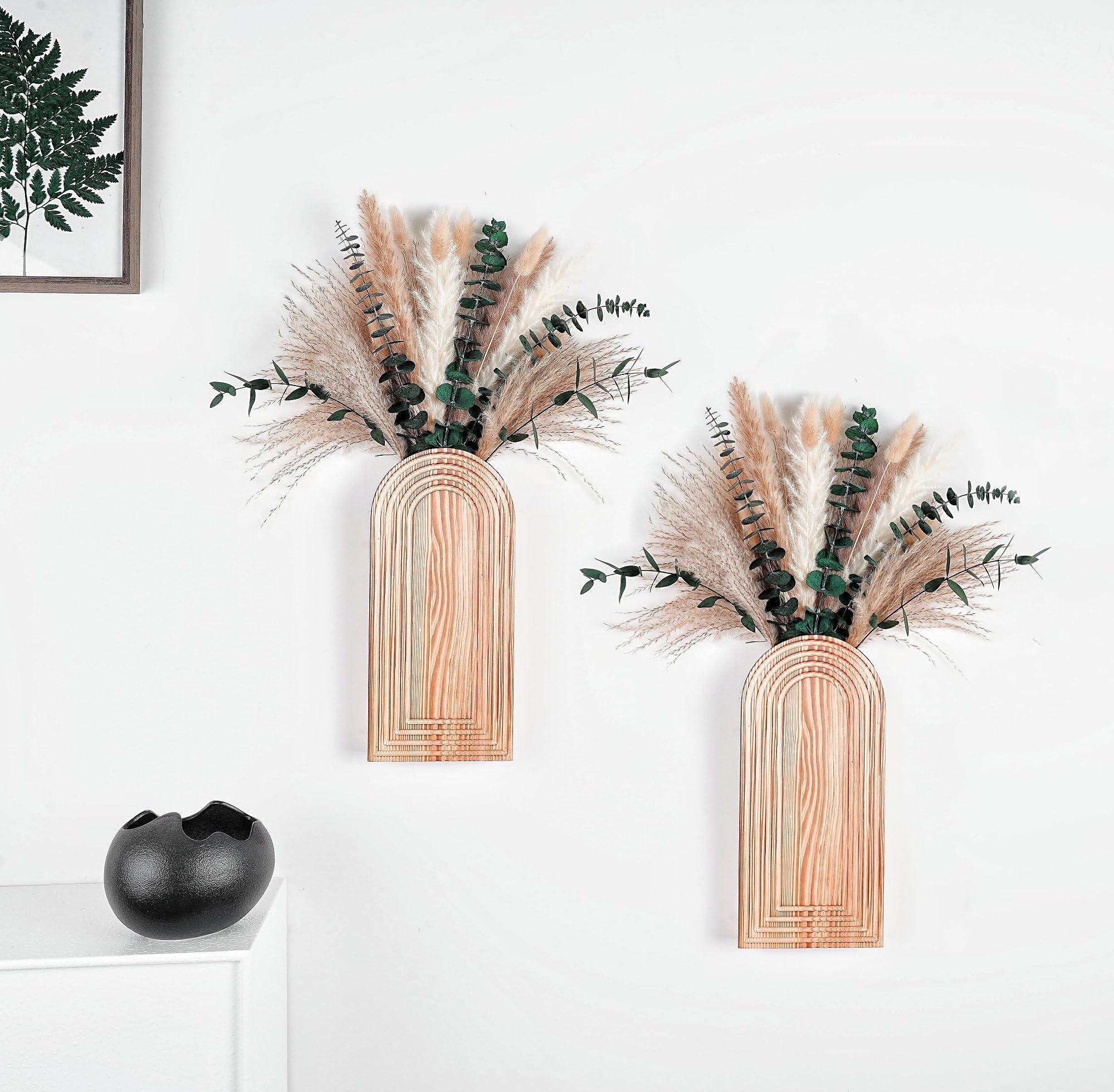 QQBABO wooden wall art set brings warmth to entryways and halls.