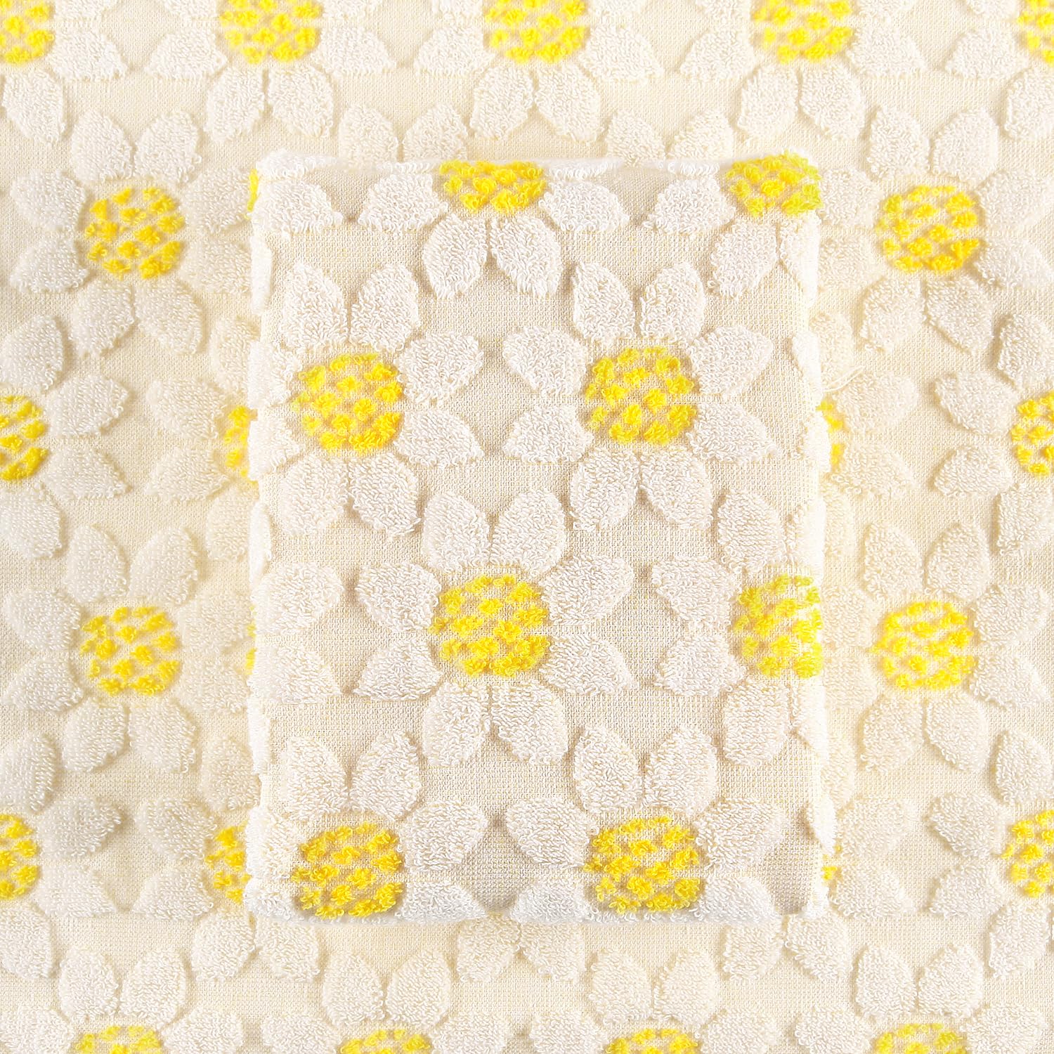 Quera multiuse towels designed for bathroom and kitchen cleaning tasks.