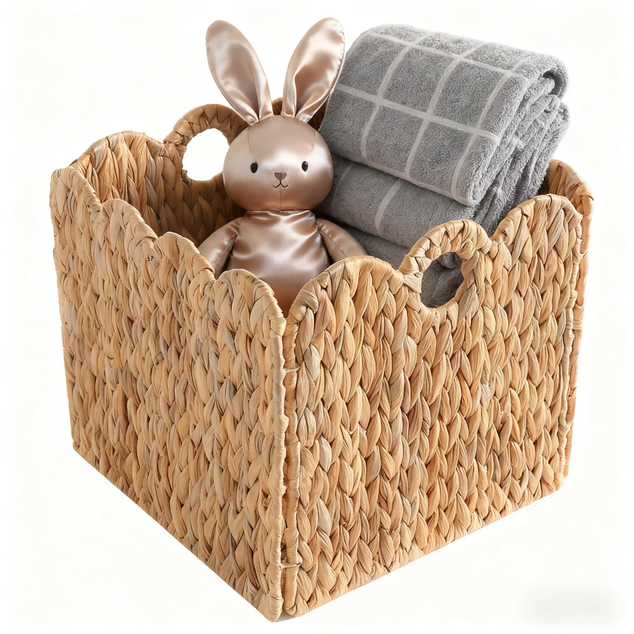 Quincry lifestyle scene with natural storage cubes on a shelf.