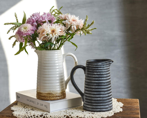 Quoowiit decorative vase makes a thoughtful gift for birthdays or housewarmings