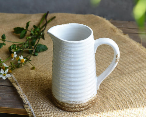 Quoowiit ceramic vase with 4-inch opening holds fresh or dried flowers