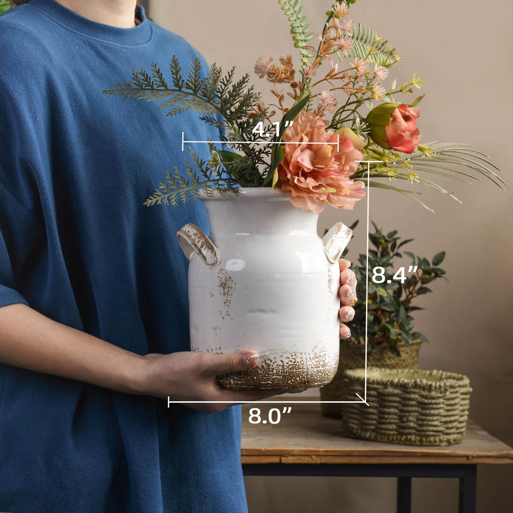 Quoowiit vase storage organizer doubles as decorative storage and display.