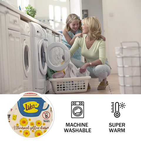 Machine washable qwwymgs blanket for easy care and reuse.