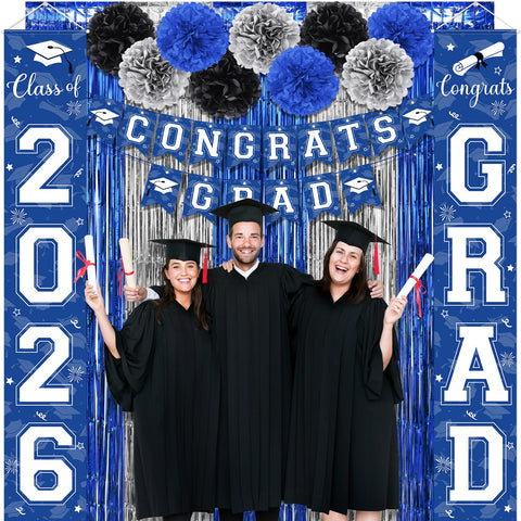 Ragnhild 2026 silver foil balloons add festive milestone accents.