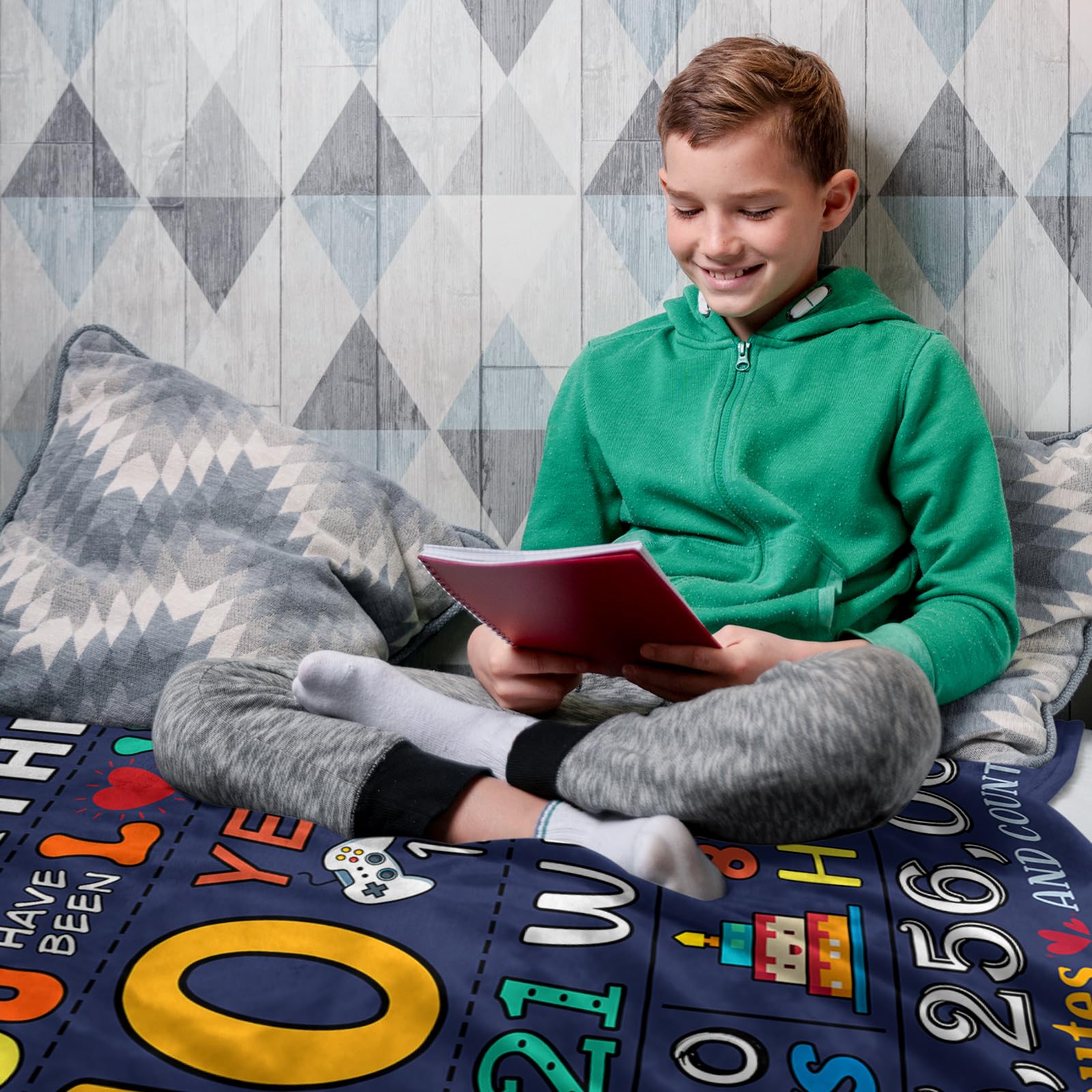 Rakoviol 10-year-old boy gift decor celebrating milestone.