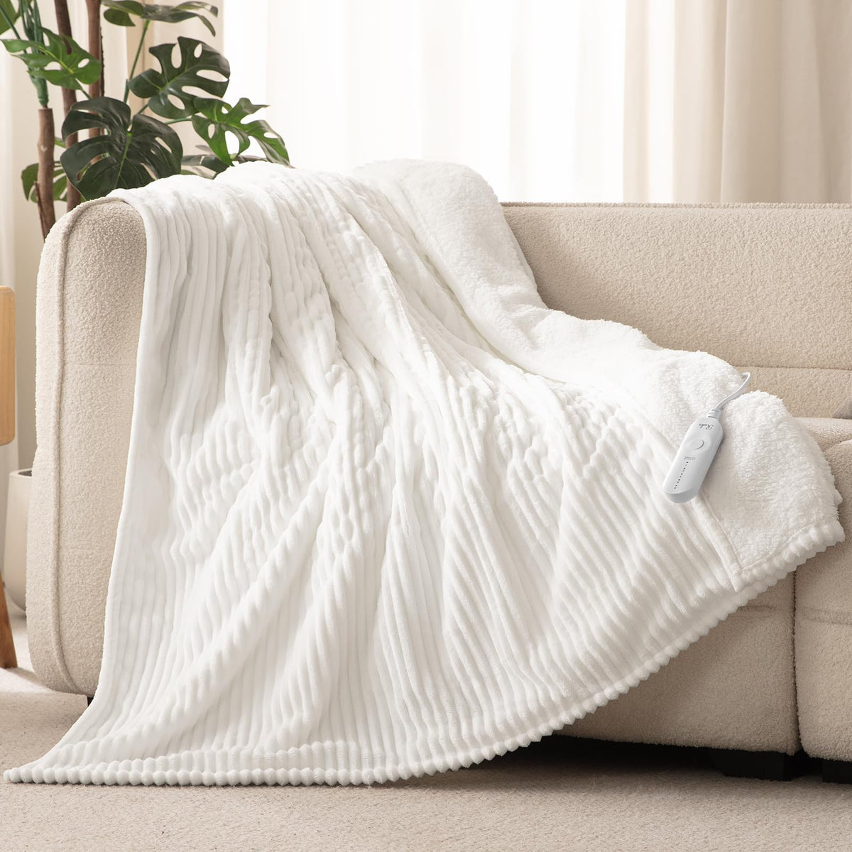Reaks electric heated throw blanket with soft flannel fabric delivers plush warmth