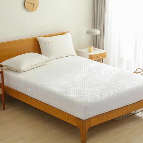 Reaks king-size protector fits 13-15 inch deep mattresses with full zippered encasement.
