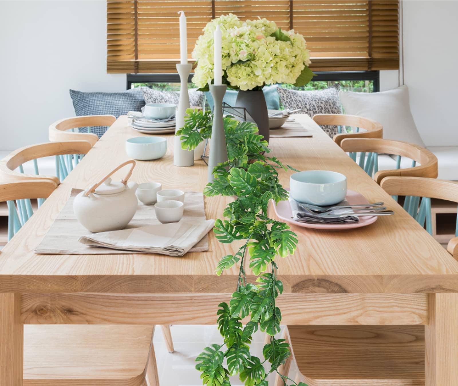 RECUTMS UV-resistant leaves stay vibrant in outdoor settings.