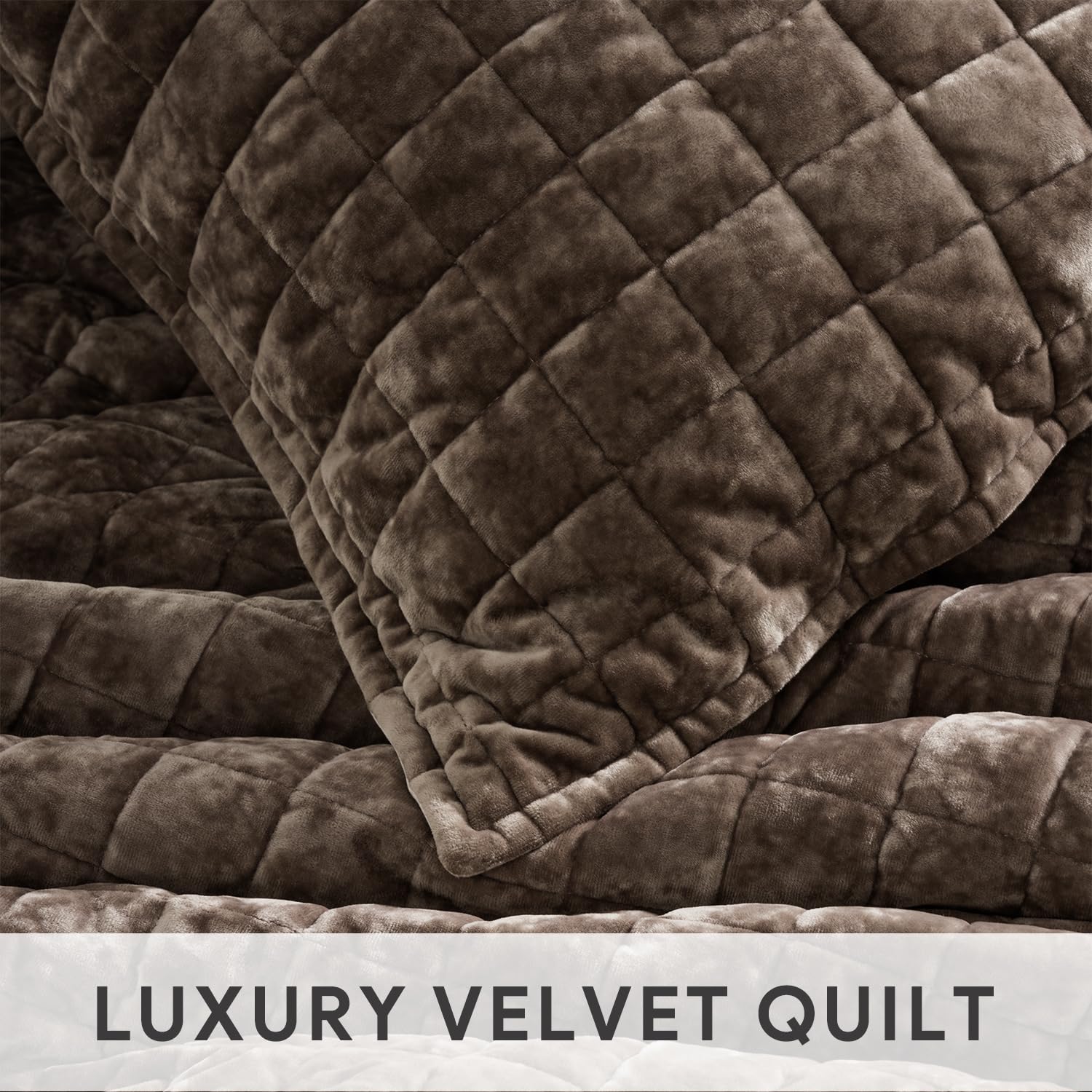 RECYCO all-season cozy bedding on bed highlights breathable, comfortable warmth.